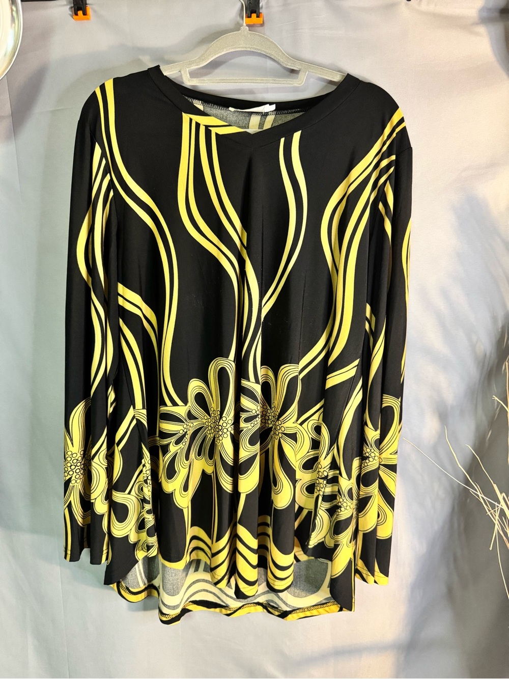 Amazon Black & Yellow Floral Wave Long-Sleeve Tunic
